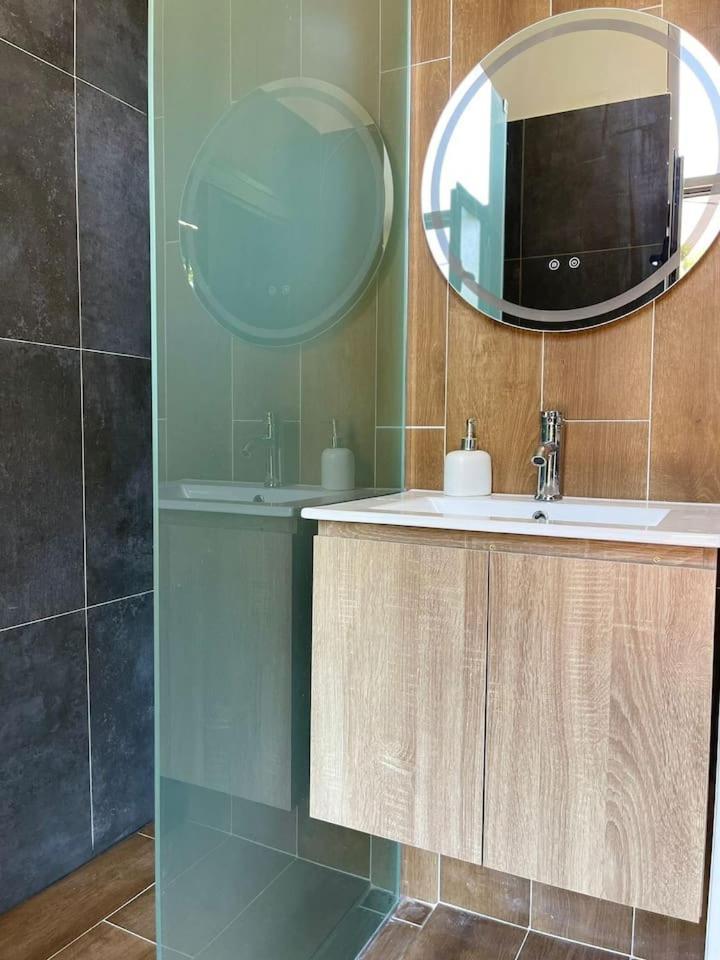 Central Charming Studio Old Town Дуррес Екстер'єр фото